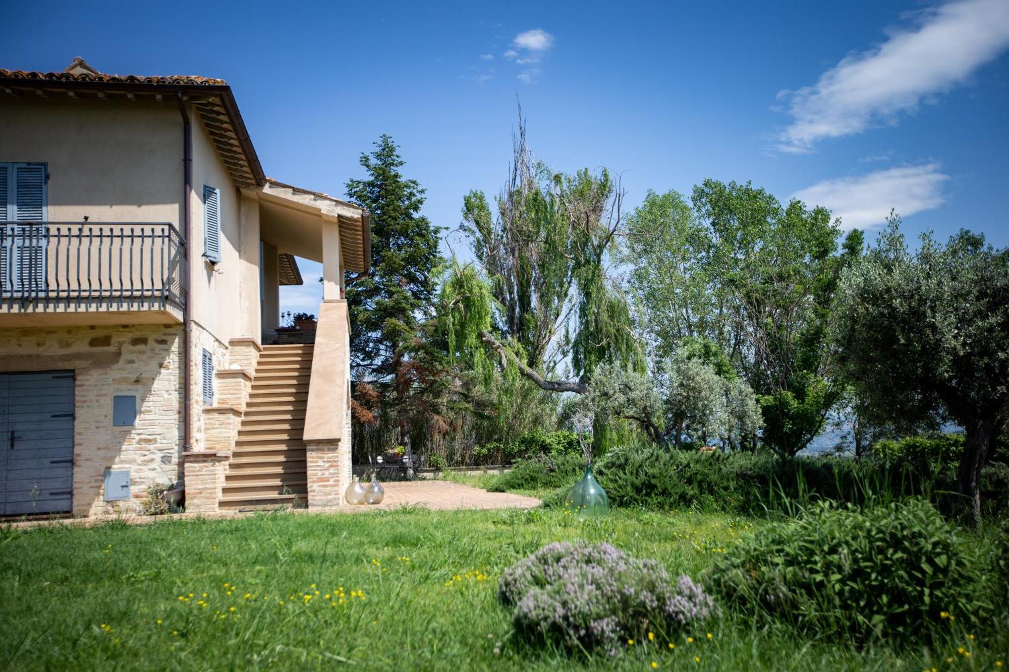 Agriturismo Qui E Ora Bevagna Luaran gambar